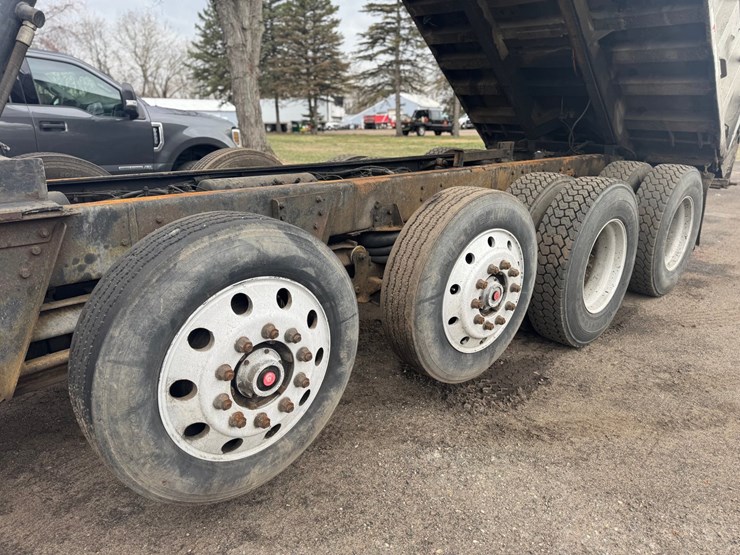 #204-•-1999-western-star-dump-truck-(has-mn-title)-(ham-lake,-mn)-image-10