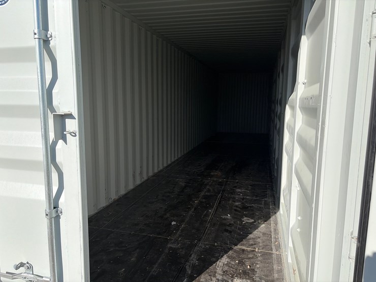 #105-•-40’-container-image-4
