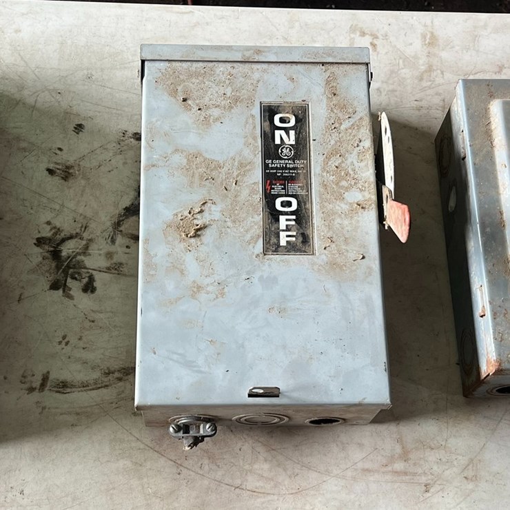 #9634 • (3) Electrical Boxes