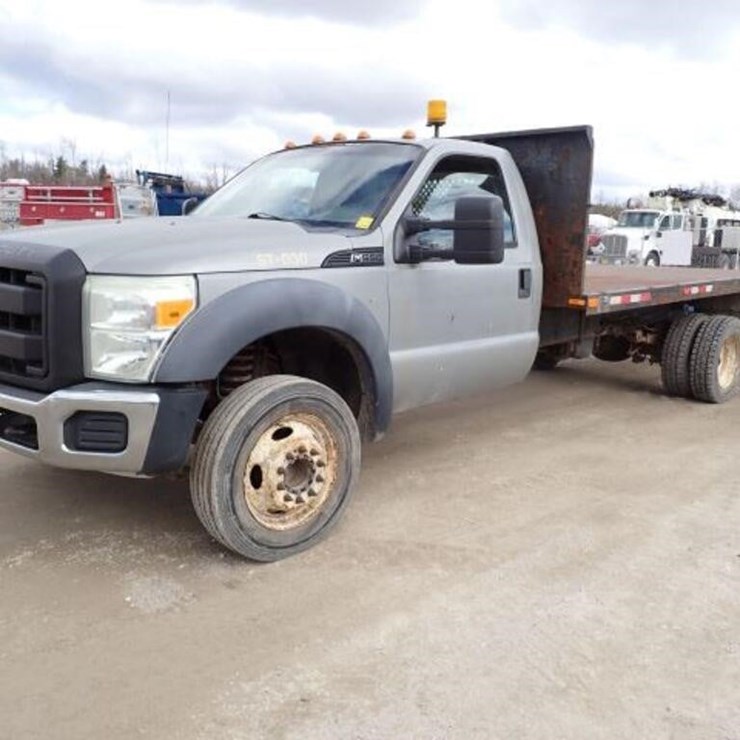 2011 FORD F550 XL