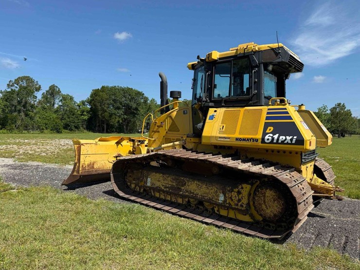 2017-komatsu-d61pxi-24-image-16