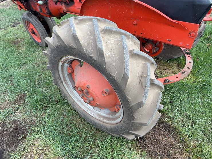 allis-chalmers-c-with-belly-mount-mower-image-24