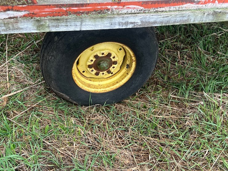 #9575-•-16'-hay-wagon-on-john-deere-running-gear-image-10