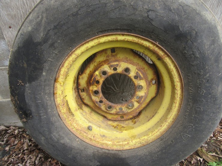 #9589-•-11l14-tire-and-rim-image-3