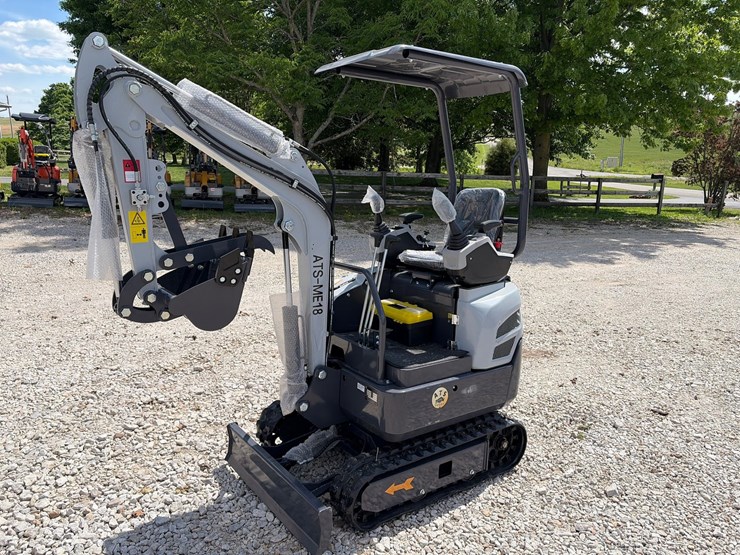 #162-•-unused-2026-ats-me18-mini-excavator-image-1