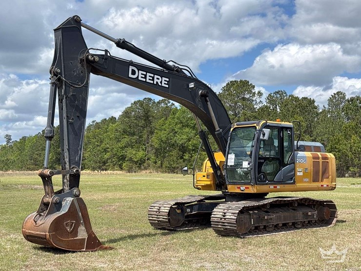 2019-deere-210g-image-1