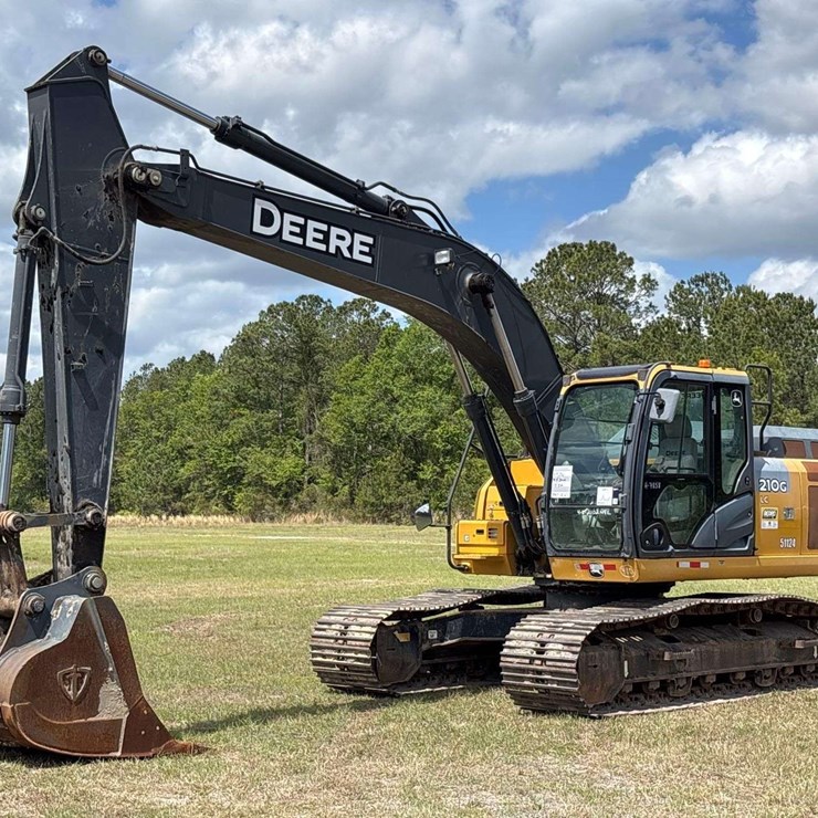 2019 DEERE 210G