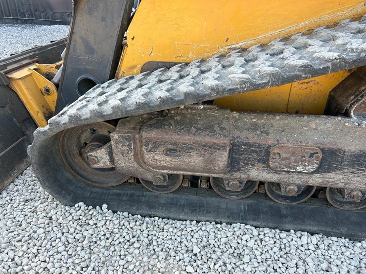 deere-333e-image-17