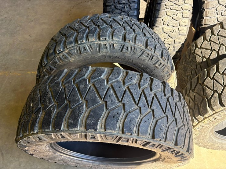 #42066-•-lot-of-(4)-lt275/65r20-tires-image-2
