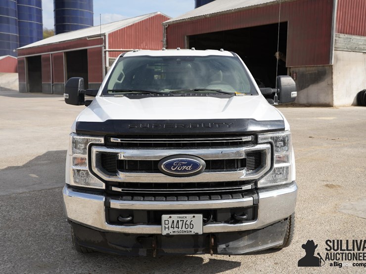 2021-ford-f350-xlt-image-2