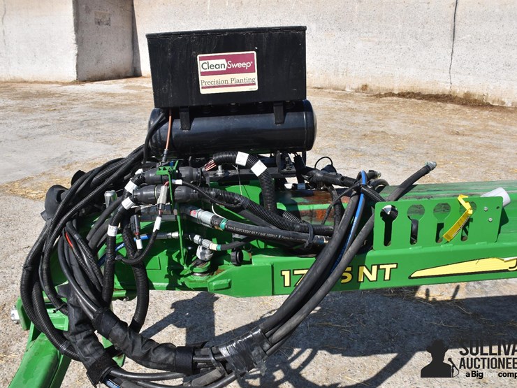 2016-john-deere-1775nt-image-10