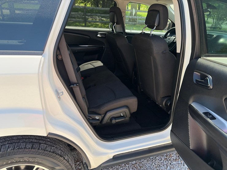2018-dodge-journey-image-16