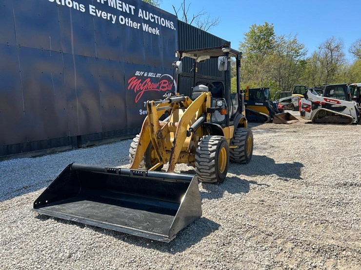 2015-caterpillar-903c-image-8