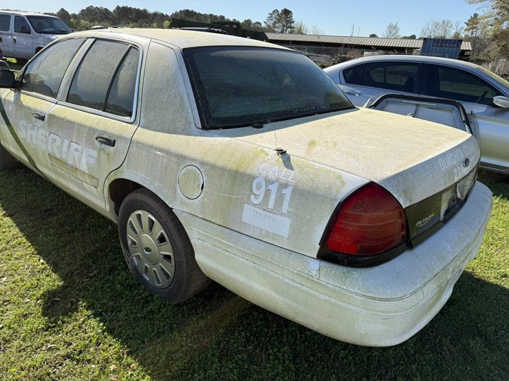 #42084-•-2011-ford-crown-victoria-sedan-vin:-2fabp7bv6bx160559-image-6