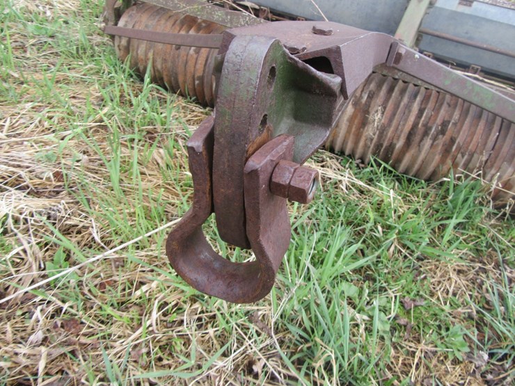 #9564-•-brillion-cultipacker-seeder-image-5