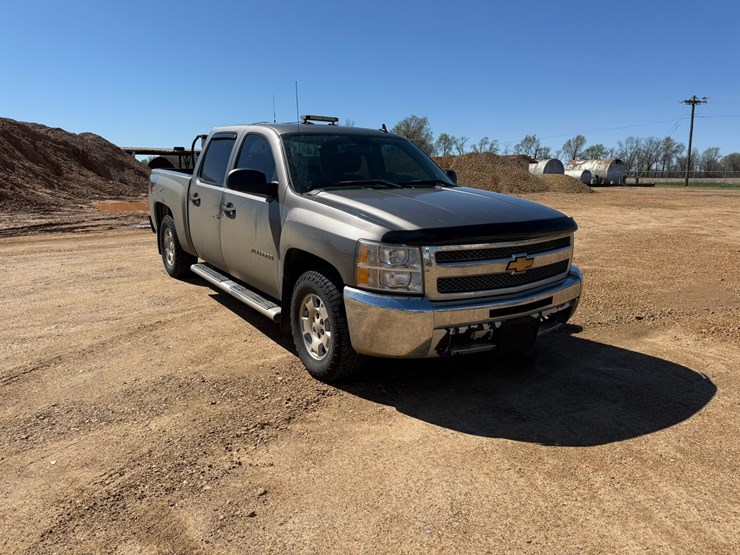 2013-chevrolet-1500-image-2