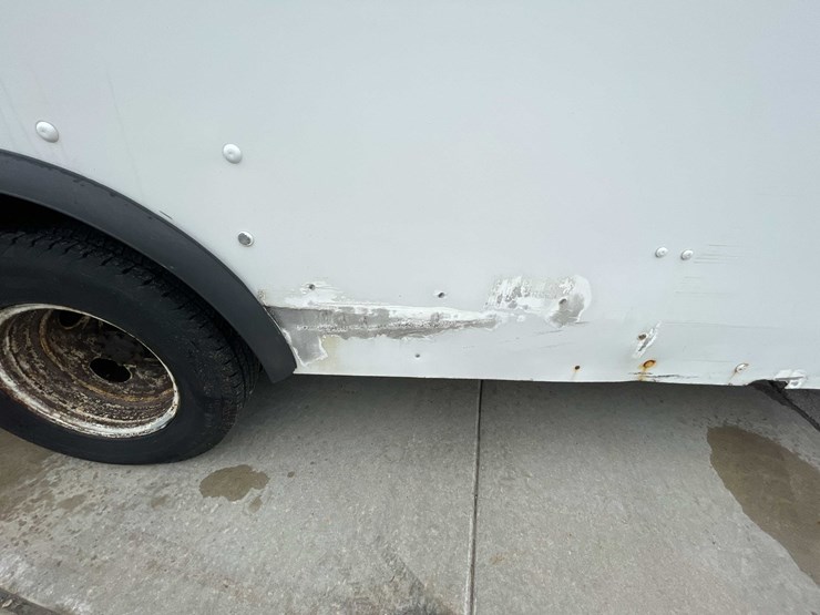 2017-ford-e450-image-40