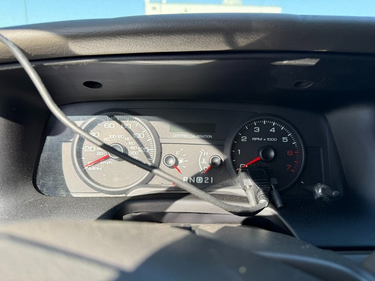#42085-•-2010-ford-crown-victoria-sedan-vin:-2fabp7bv6ax138575-image-38