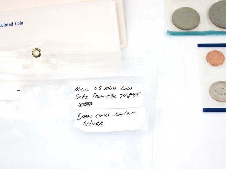 #32919-•-currency-|-misc-us-mint-coin-sets-from-the-70's-and-80's-image-13