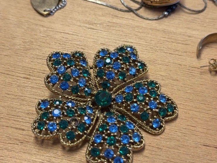 costume-jewelry-image-5