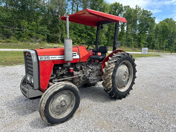 massey-ferguson-235-image-4
