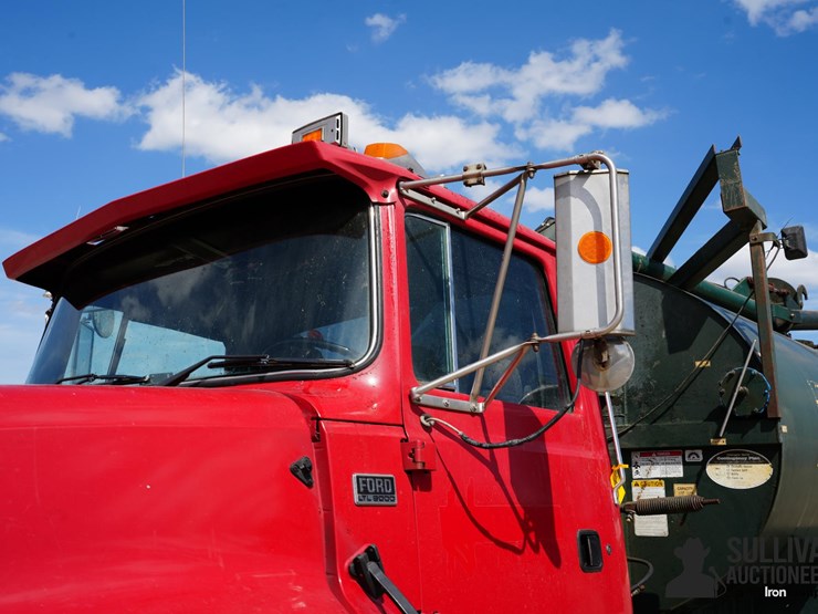 1995-ford-ltl9000-image-12