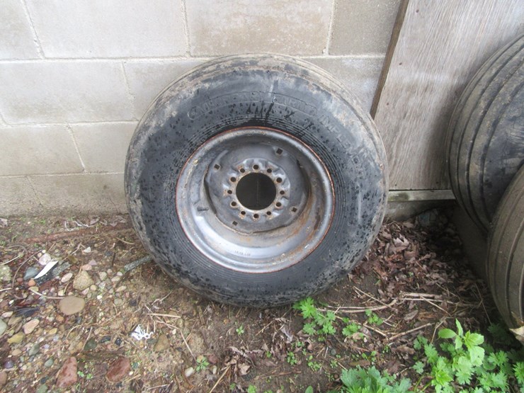 #9587-•-11l15-spare-tire-image-1
