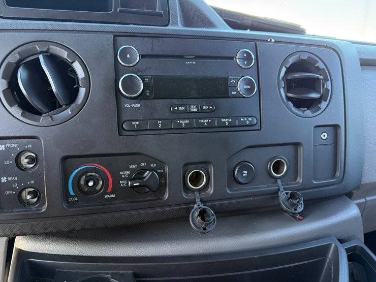 2014-ford-e350-image-37