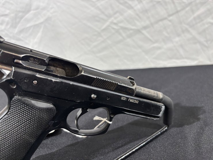 #137-•-cz-75-d-compact-9mm-semi-automatic-pistol-image-7