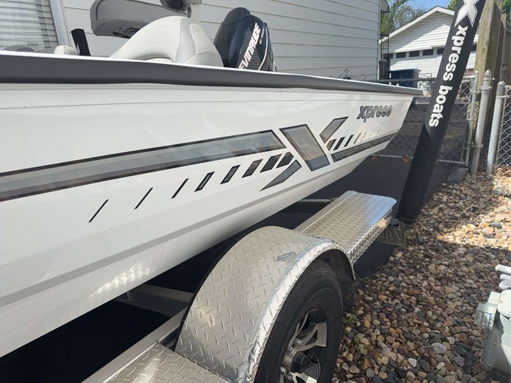 2023-xpress-boat-and-2022-back-track-trailer-image-4