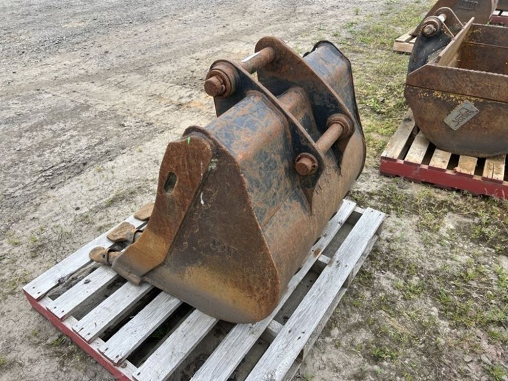 caterpillar-36-image-3