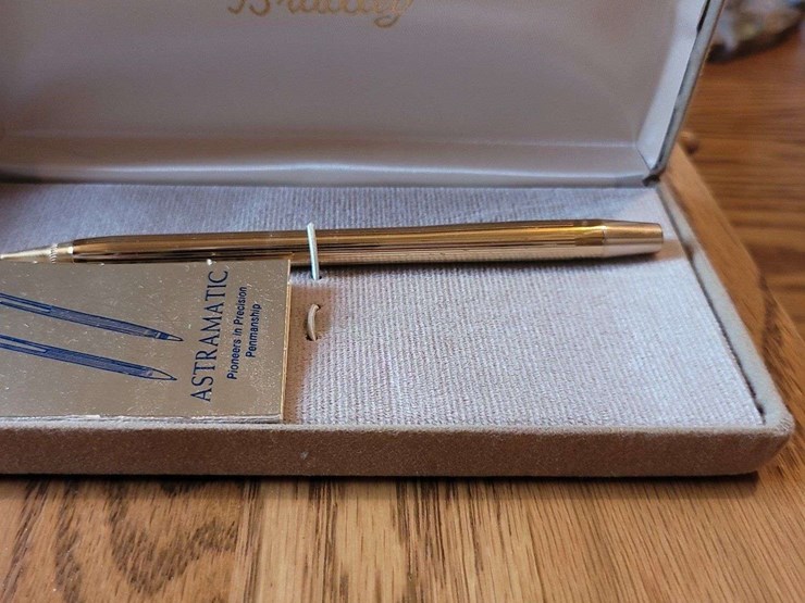 collection-of-three-pierre-cardin-and-bradley-writing-instrument-sets-image-4