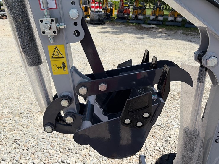 #163-•-unused-2026-ats-me18-mini-excavator-image-7