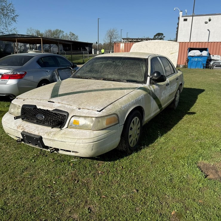 #42084 • 2011 Ford Crown Victoria Sedan VIN: 2FABP7BV6BX160559
