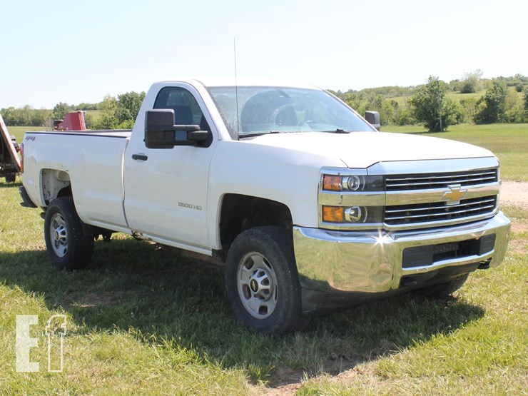 2015-chevrolet-silverado-2500-image-7