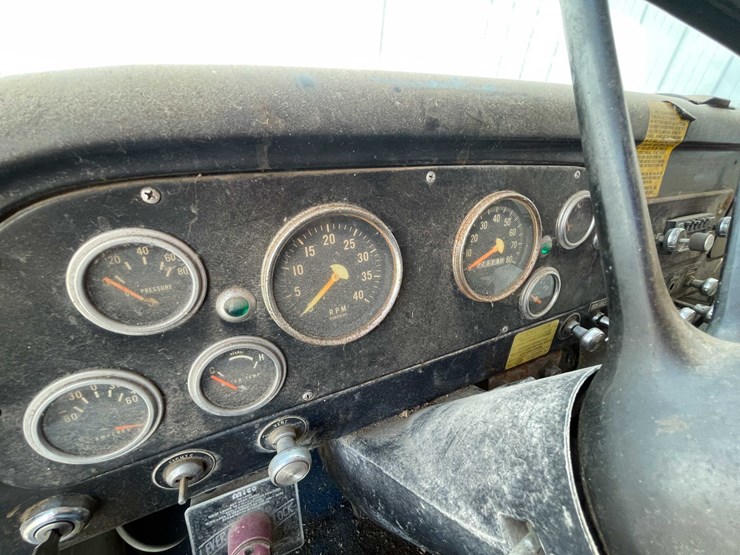 #210-•-1978-international-truck-(has-wi-title)-(grand-chute,-wi)-image-17