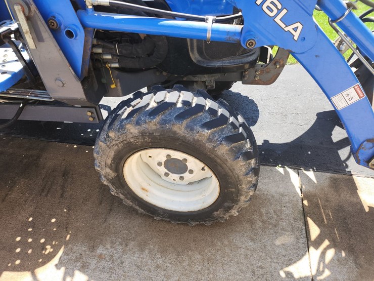 new-holland-35-image-18