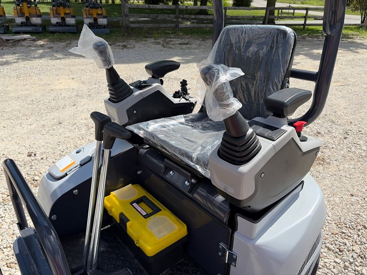 #163-•-unused-2026-ats-me18-mini-excavator-image-6