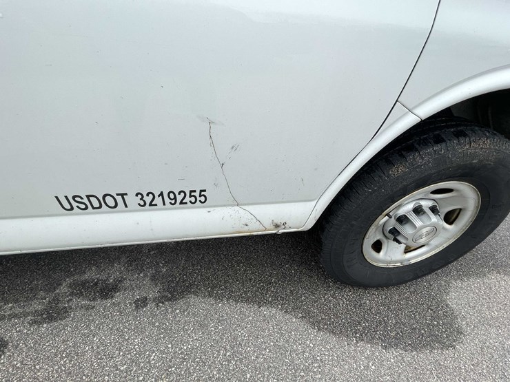 2016-chevrolet-3500-image-34