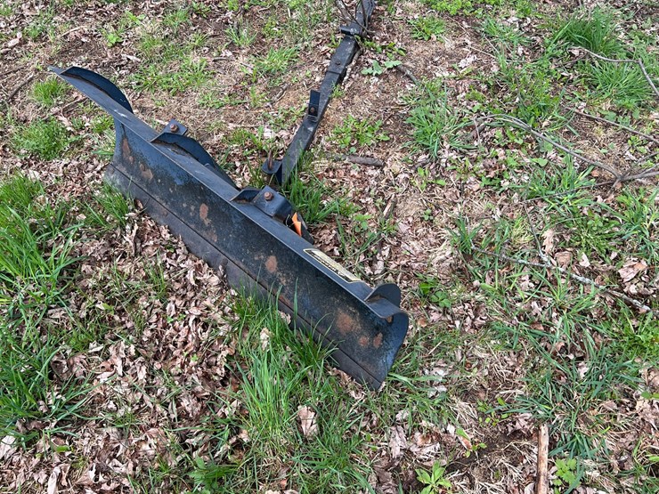 #9597-•-42"-spring-mounted-snow-blade-image-1