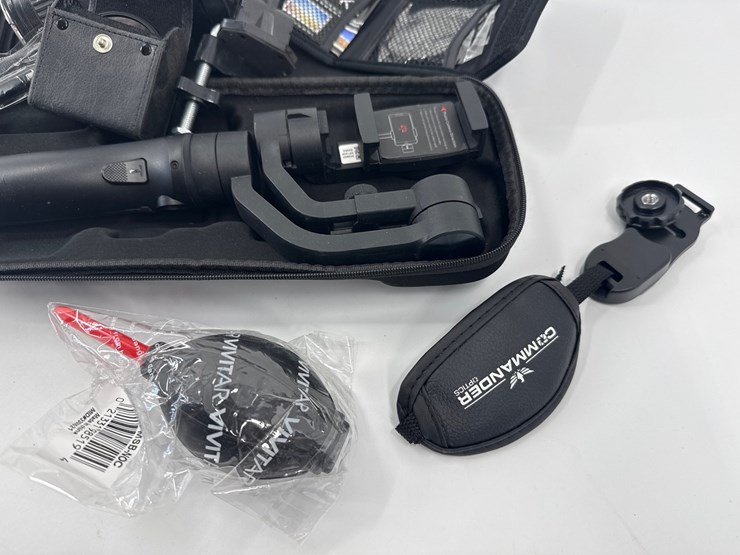 #112-•-lot-of-various-photography-equipment-image-3