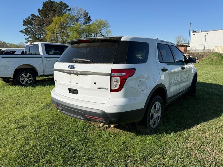 2013-ford-explorer-image-3