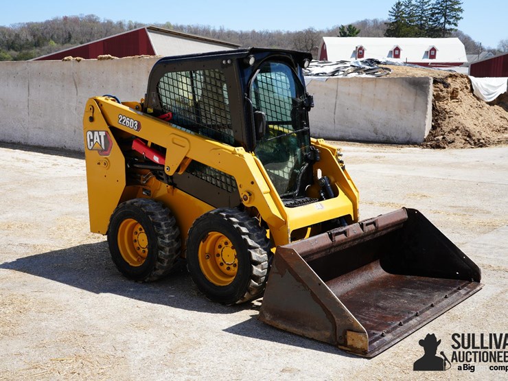2023-caterpillar-226d3-image-3