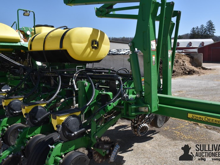 2014-john-deere-1775nt-image-19