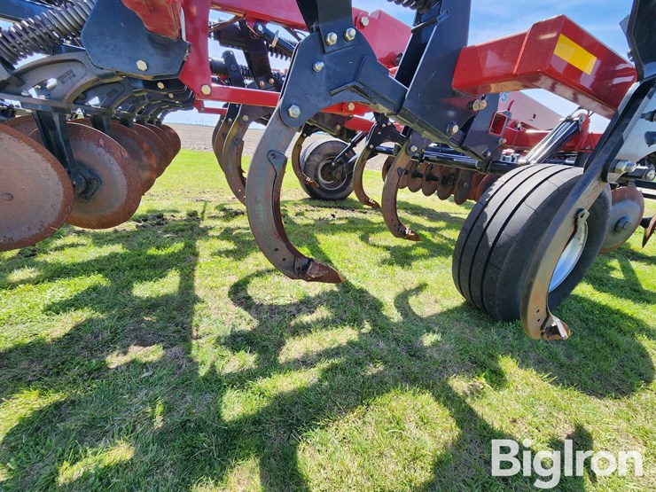 2016-case-ih-2016-image-16