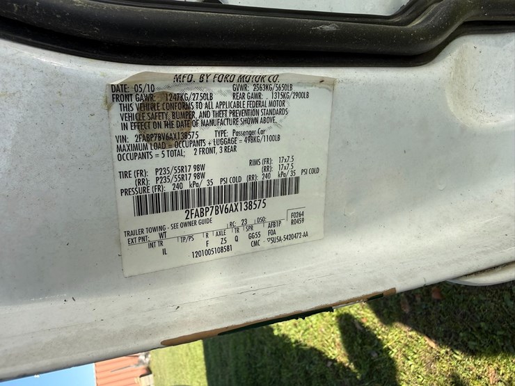 #42085-•-2010-ford-crown-victoria-sedan-vin:-2fabp7bv6ax138575-image-45
