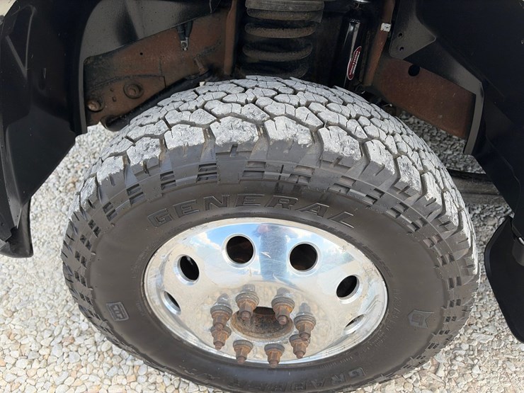 2017-dodge-3500-image-28