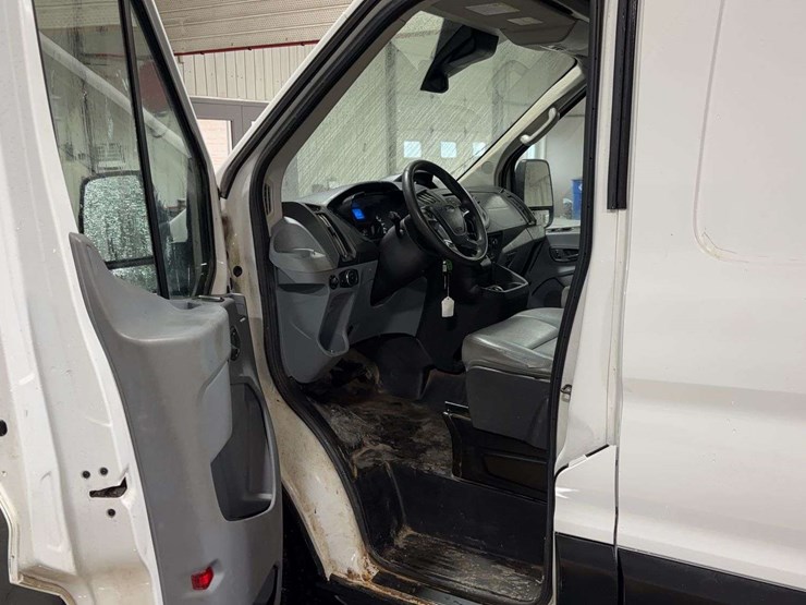 2019-ford-transit-image-9