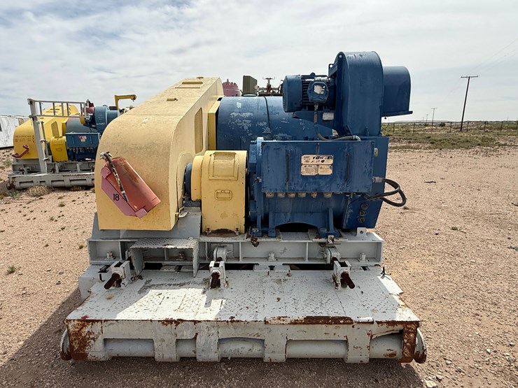 continental-emsco-fb-1600-5k-wp-triplex-mud-pump-w/-ac-electric-motor-&-mixing-tank-skidded-image-3