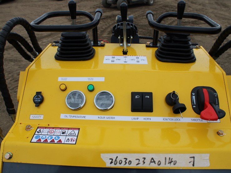 #8034-•-mini-skid-steer-loader-image-3